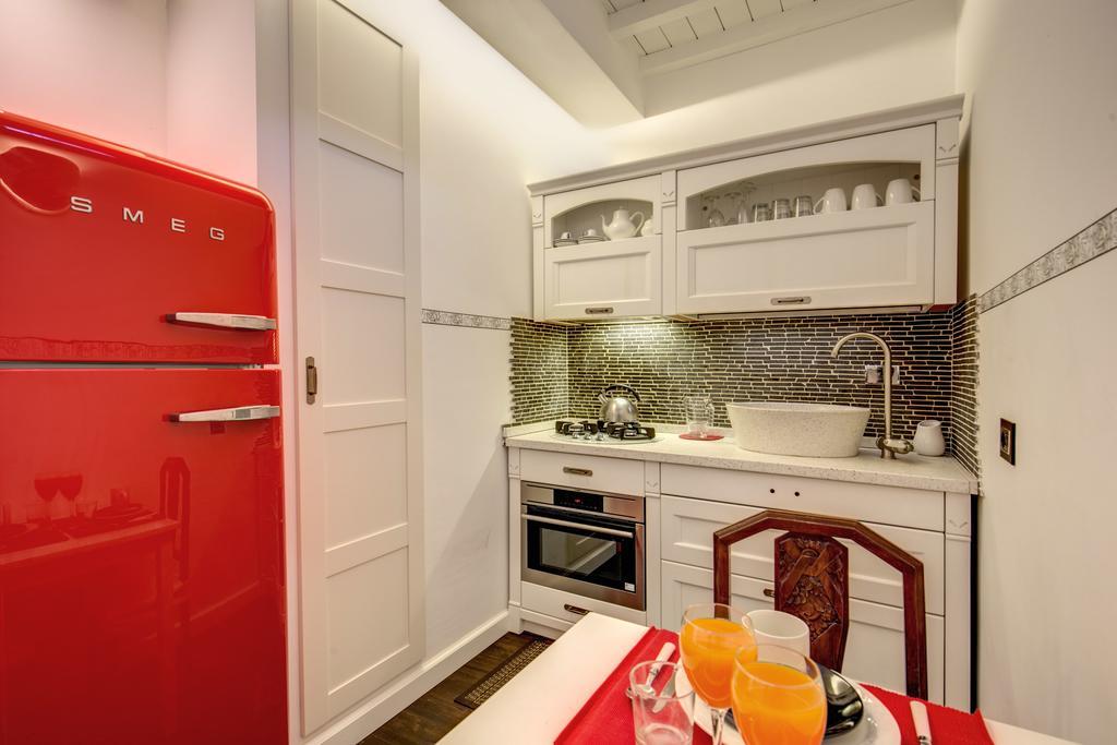 Campo De' Fiori Stylish White Apartment Rome Exterior photo