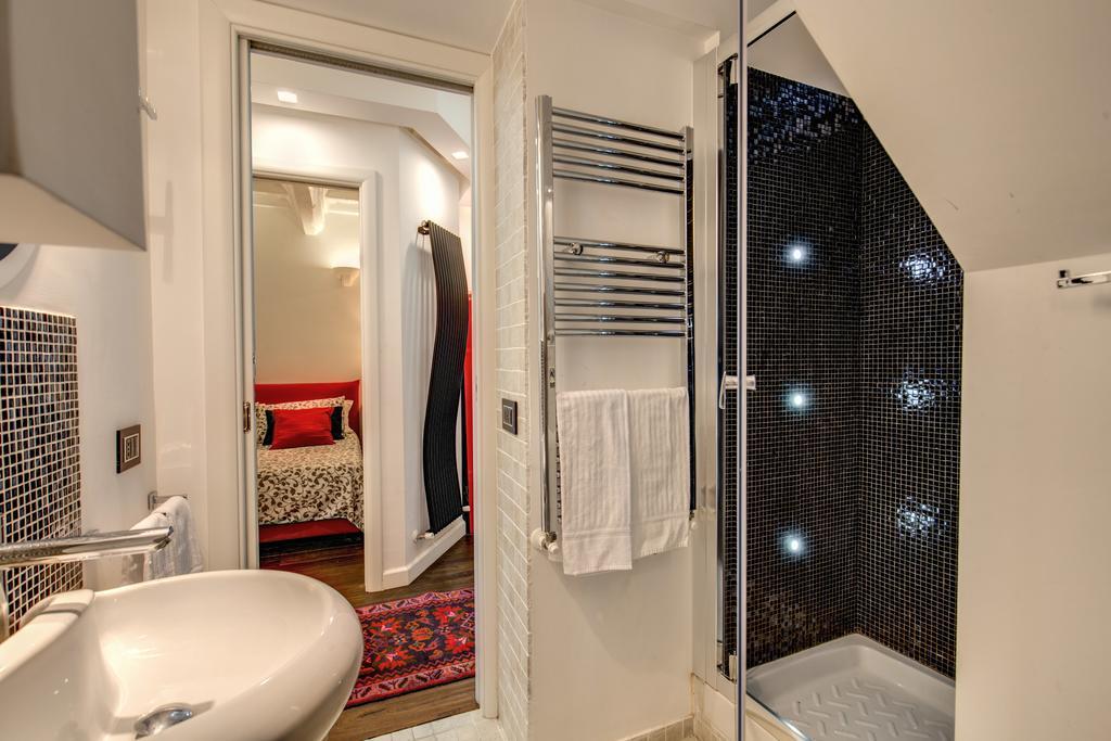 Campo De' Fiori Stylish White Apartment Rome Exterior photo