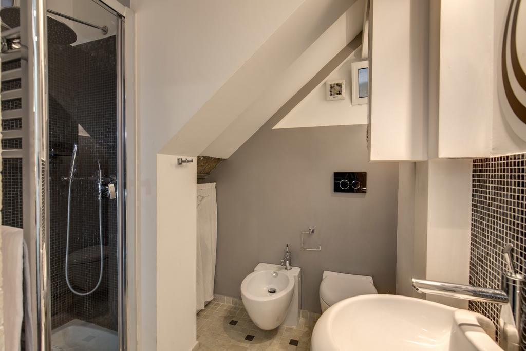 Campo De' Fiori Stylish White Apartment Rome Exterior photo