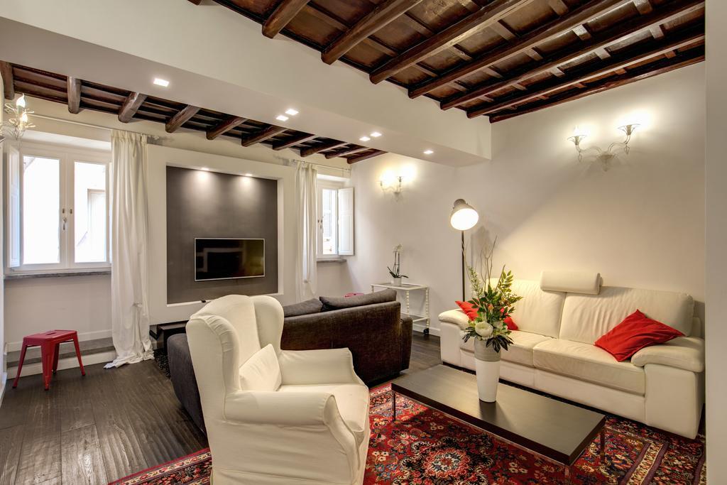 Campo De' Fiori Stylish White Apartment Rome Exterior photo